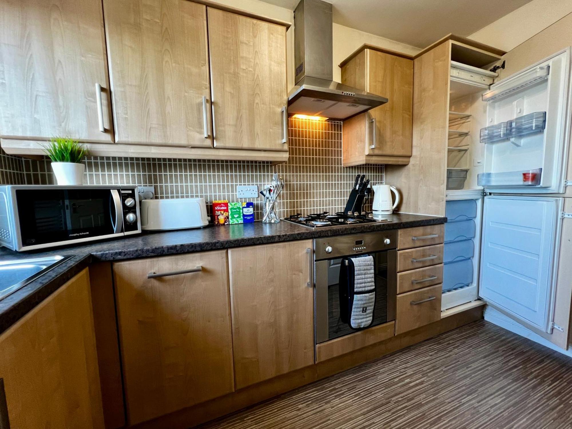 דירות גלאזגו Stylish Modern Flat With Juliet Balcony & Parking מראה חיצוני תמונה