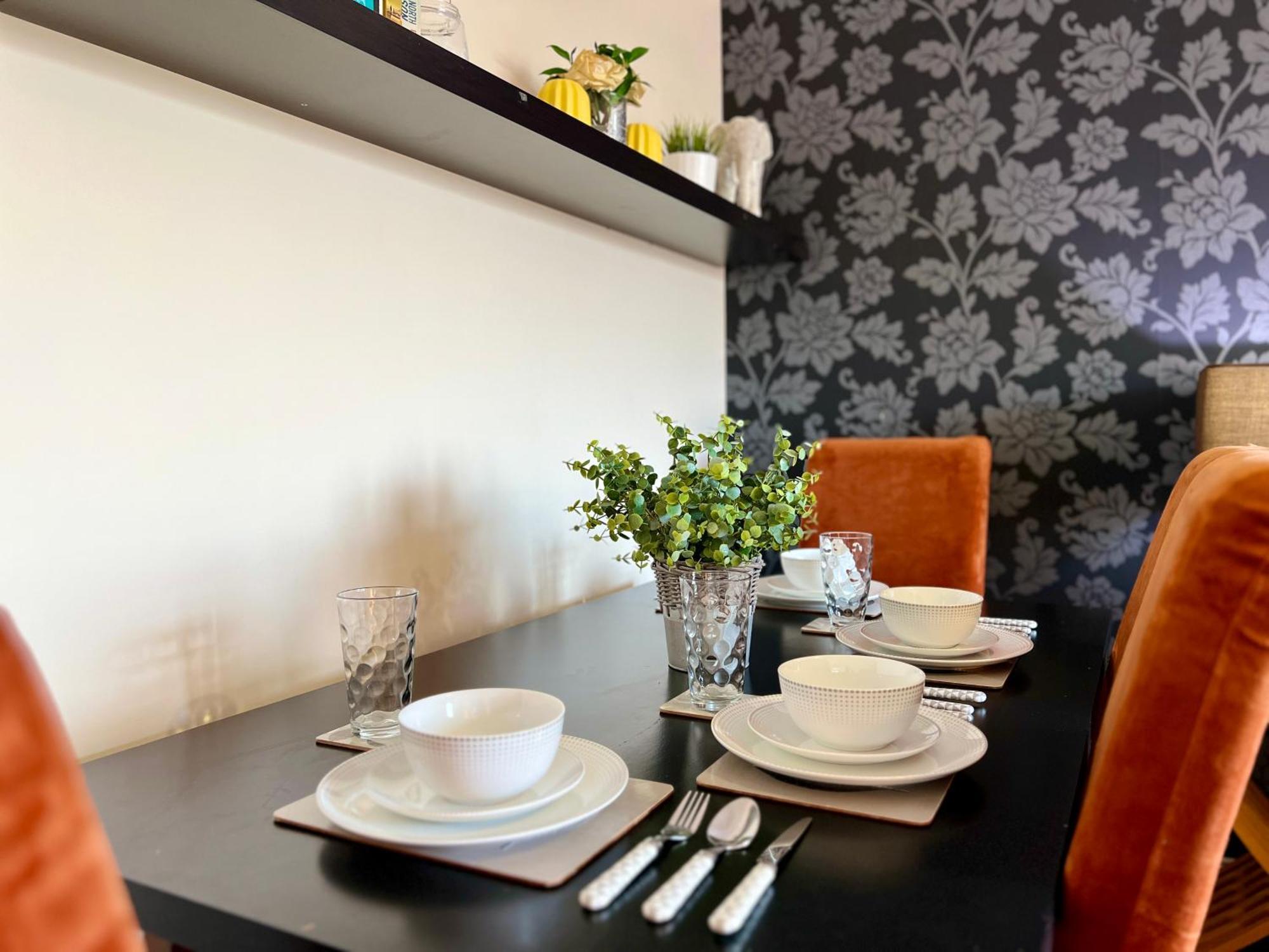 דירות גלאזגו Stylish Modern Flat With Juliet Balcony & Parking מראה חיצוני תמונה