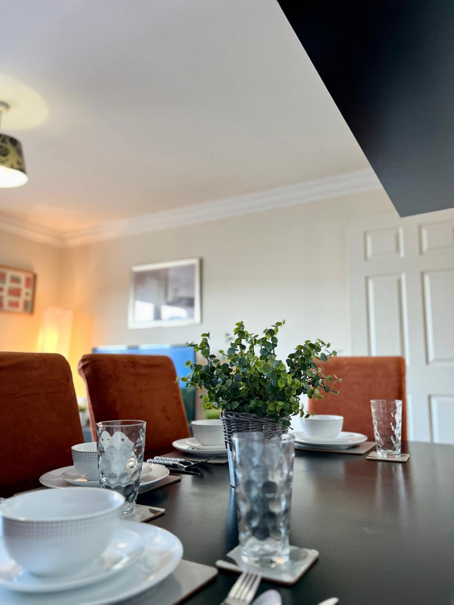 דירות גלאזגו Stylish Modern Flat With Juliet Balcony & Parking מראה חיצוני תמונה